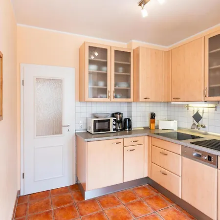 Holiday home Hochwertig Einger. Mit Sonnenterrasse, Veranda, In Strandnaehe *