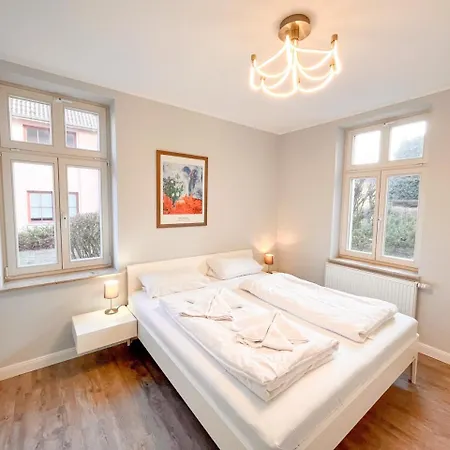 Apartament Hochwertig Einger. Mit Sonnenterrasse, Veranda, In Strandnaehe *